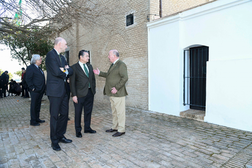 Presentación del nuevo escudo de Andalucía en la fachada de la Casa de Blas Infante