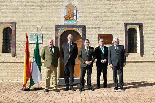 Presentación del nuevo escudo de Andalucía en la fachada de la Casa de Blas Infante