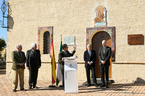 Presentación del nuevo escudo de Andalucía en la fachada de la Casa de Blas Infante